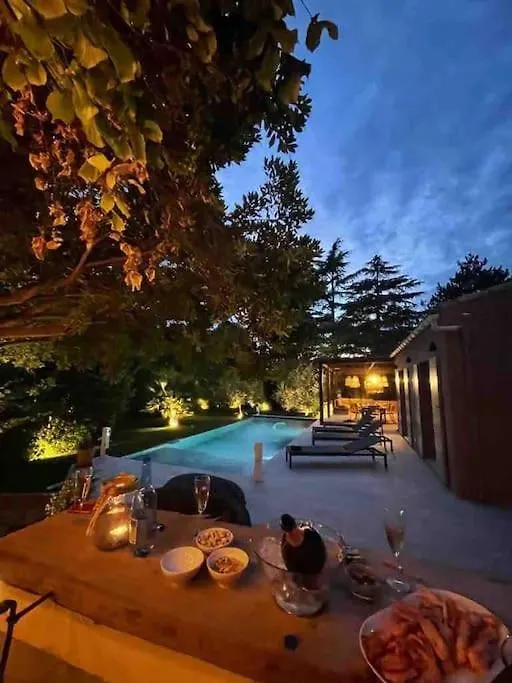 Un Paradis Avec Piscine Au Coeur Du Village Cassis Fransa