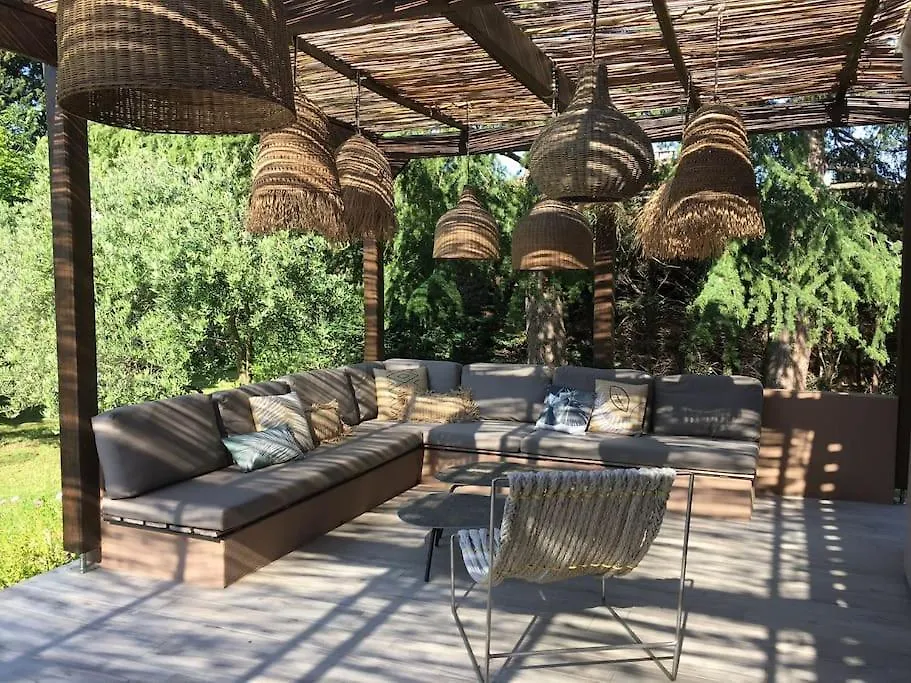 Un Paradis Avec Piscine Au Coeur Du Village Cassis